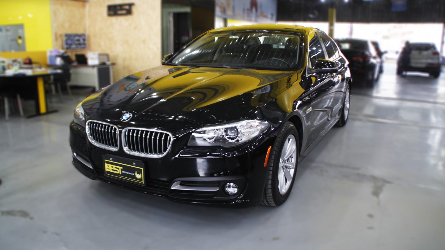 Bmw 寶馬 5 Series 15年bmw 528i 黑色寶馬中古車 成交區