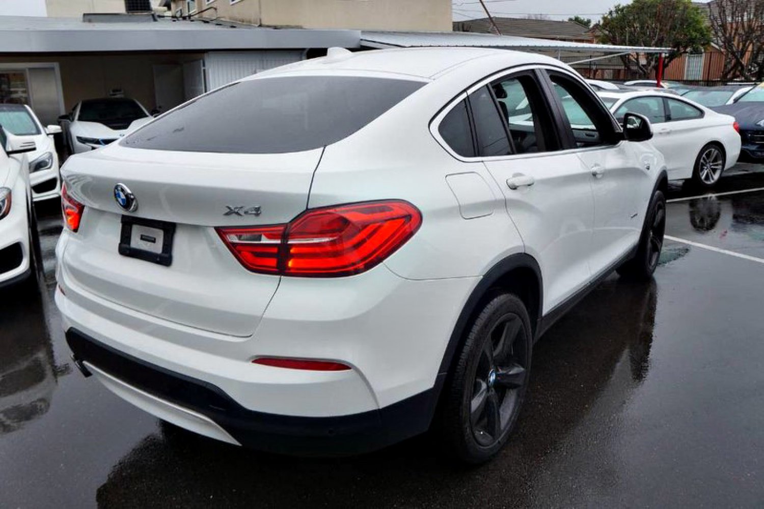 Bmw 寶馬 X4 15年bmw X4 白色寶馬中古休旅車 Cg台南雲端車庫