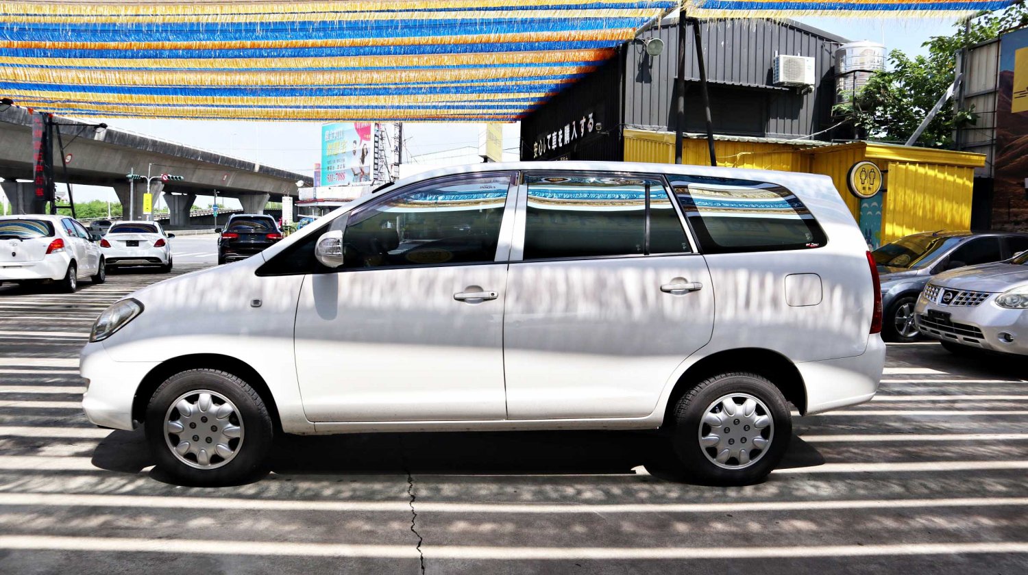 Toyota 豐田 ／ Innova ／ 2011年 ／ 2011年 Toyota Innova 白色 豐田中古休旅車 ／ 成交區