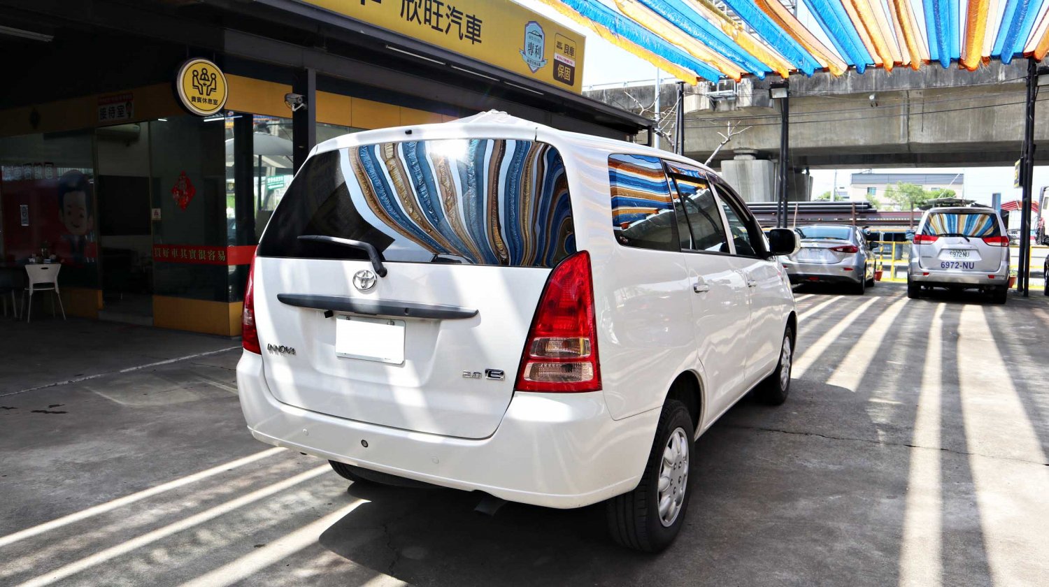 Toyota 豐田 ／ Innova ／ 2011年 ／ 2011年 Toyota Innova 白色 豐田中古休旅車 ／ 成交區