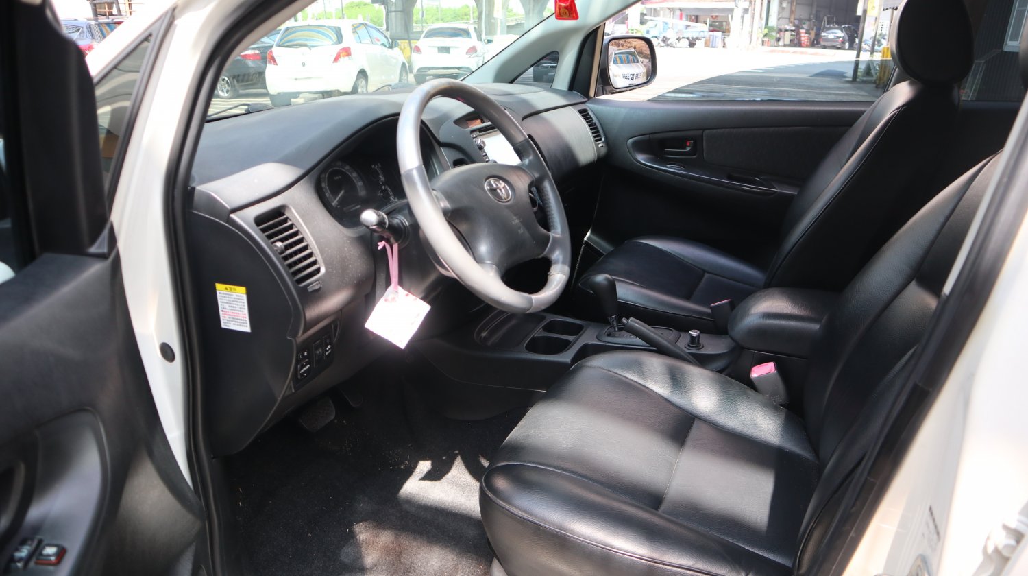 Toyota 豐田 ／ Innova ／ 2011年 ／ 2011年 Toyota Innova 白色 豐田中古休旅車 ／ 成交區