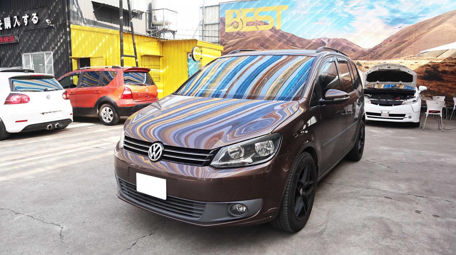 Vw 福斯 Touran 11年vw Touran 棕色福斯中古休旅車 九州欣旺汽車 台南