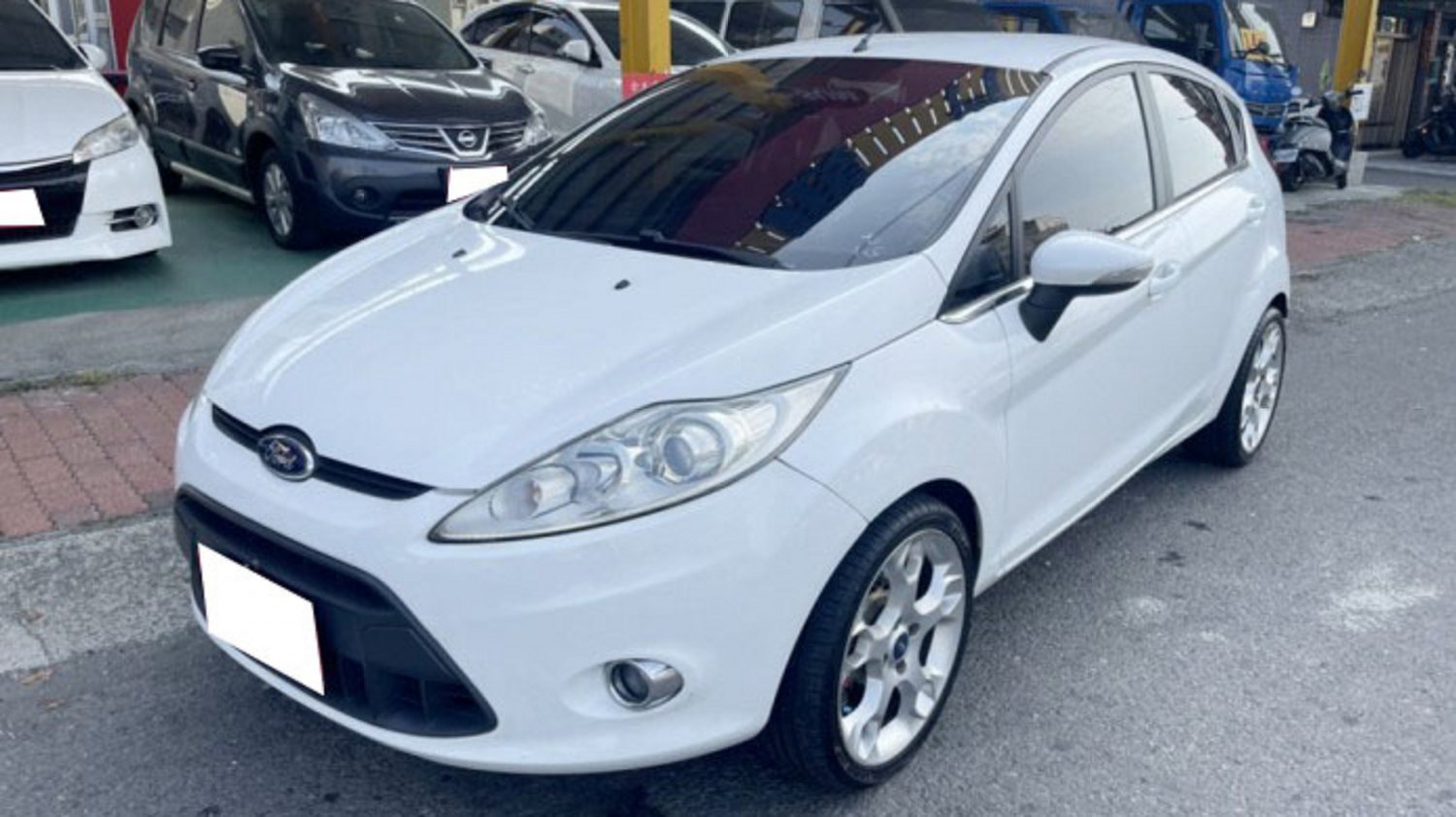 Ford 福特 Fiesta 11年ford Fiesta 白色福特中古車 高雄車庫 高雄