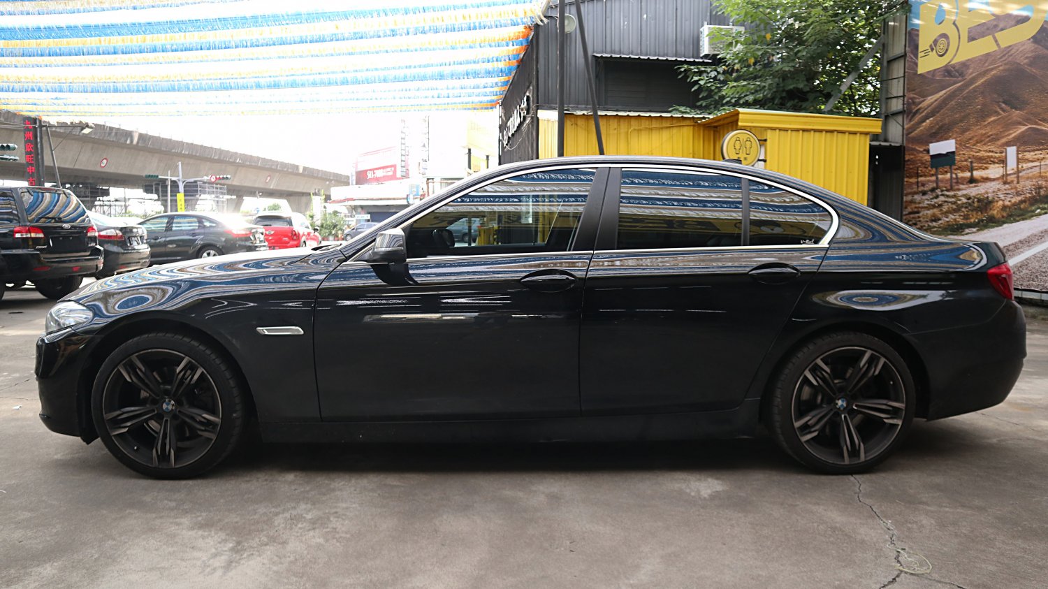 Bmw 寶馬 5 Series 15年bmw 528i 黑色寶馬中古車 成交區