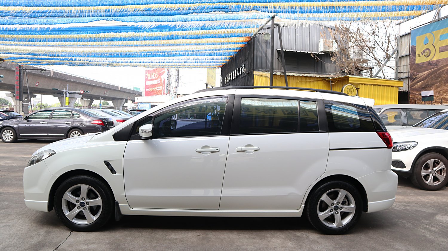 Ford 福特 ／ i-Max ／ 2010年 ／ 2010年Ford  i-max  白色 福特中古車 ／ 九肇匯元汽車 (台南)