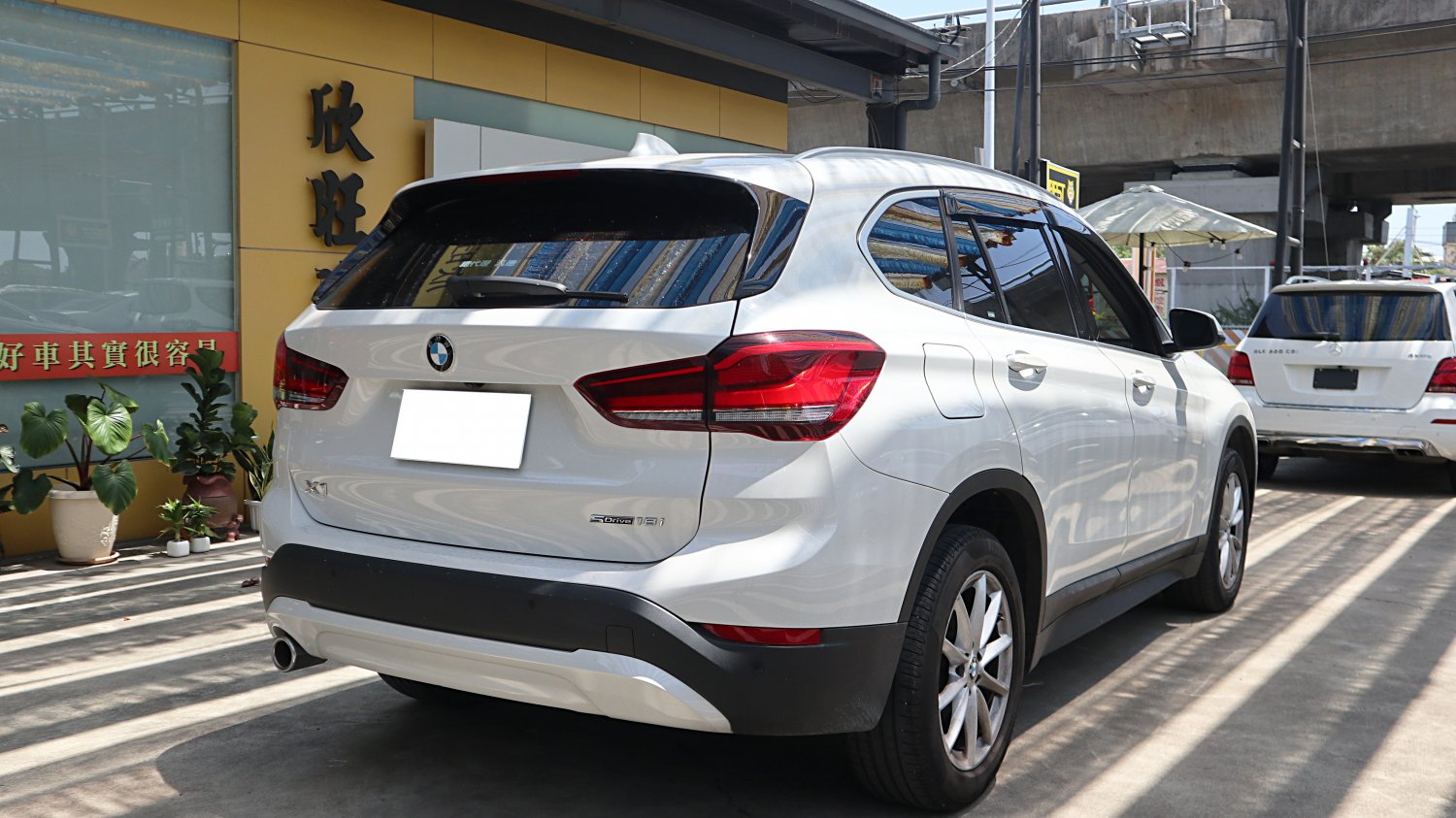 Bmw 寶馬 ／ X1 ／ 2021年 ／ 2021年 BMW X1 白色 寶馬中古車 ／ 成交區