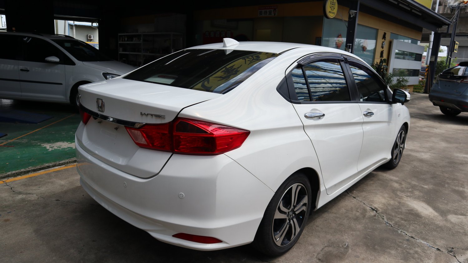 Honda 本田 ／ City ／ 2016年 ／ 2016年 Honda City 白色 本田中古車 ／ 成交區