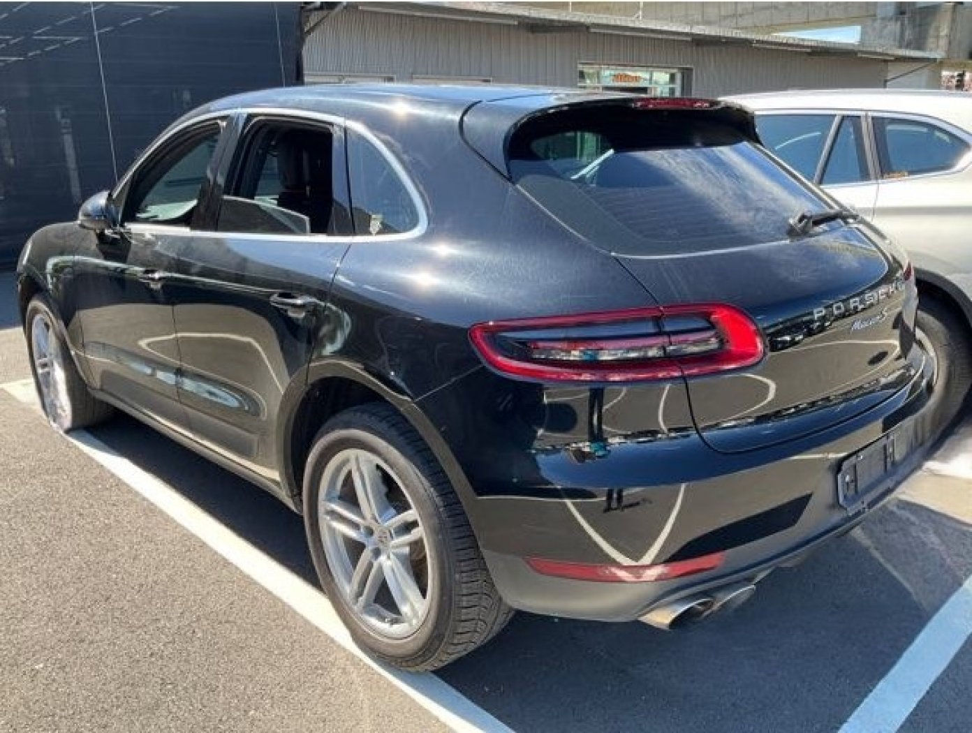 Porsche 保時捷 ／ Macan ／ 2016年 ／ 2016年Porsche Macan S  黑色 保時捷中古車 ／ 成交區