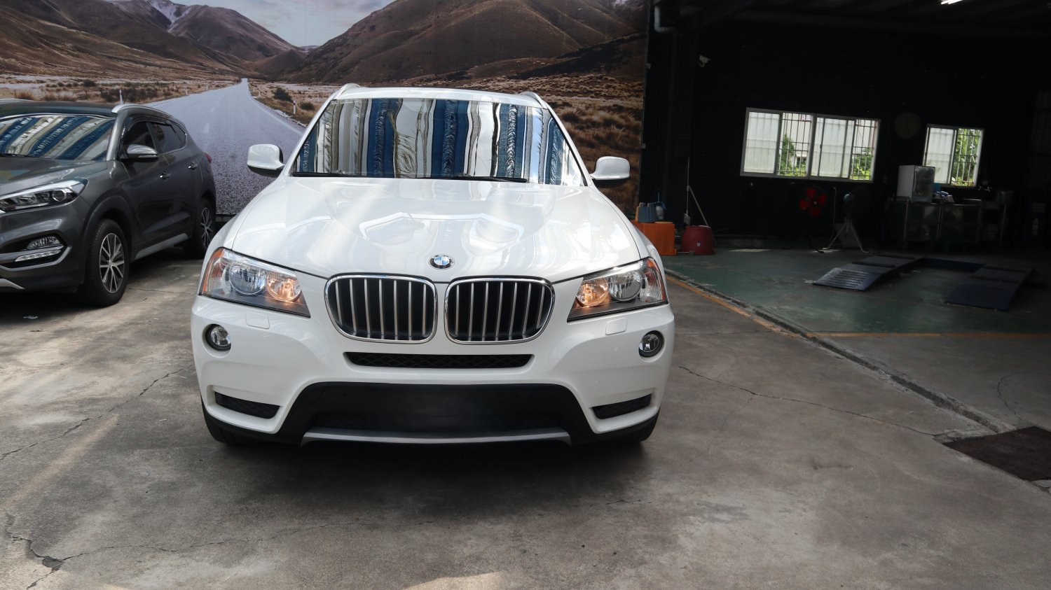 Bmw 寶馬 ／ X3 ／ 2014年 ／ 2014年BMW X3 白色 寶馬中古車 ／ 九肇匯元汽車 (台南)