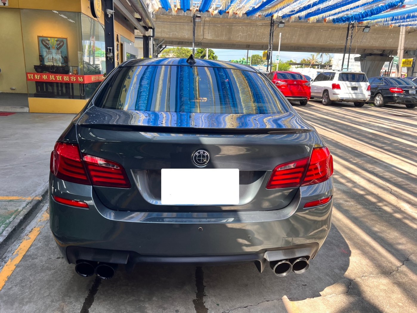 Bmw 寶馬 ／ 5-Series ／ 2011年 ／ 2011年BMW 528 I 綠色 寶馬中古車 ／ 成交區