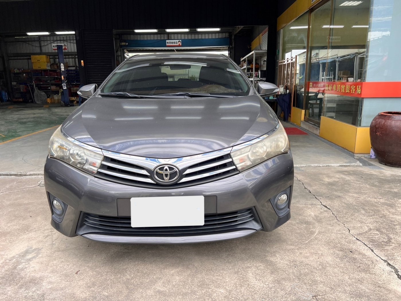 Toyota 豐田 ／ Altis ／ 2014年 ／ 2014年Toyota Altis 灰色 豐田中古車 ／ 車輛外調中