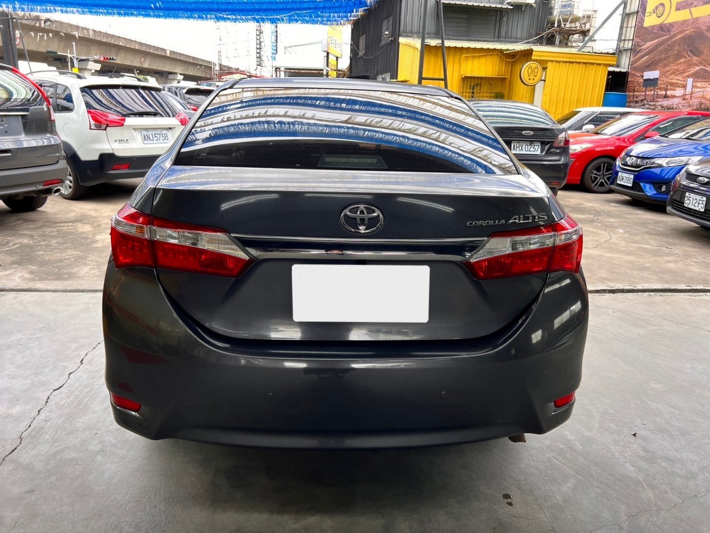 Toyota 豐田 ／ Altis ／ 2014年 ／ 2014年Toyota Altis 灰色 豐田中古車 ／ 車輛外調中