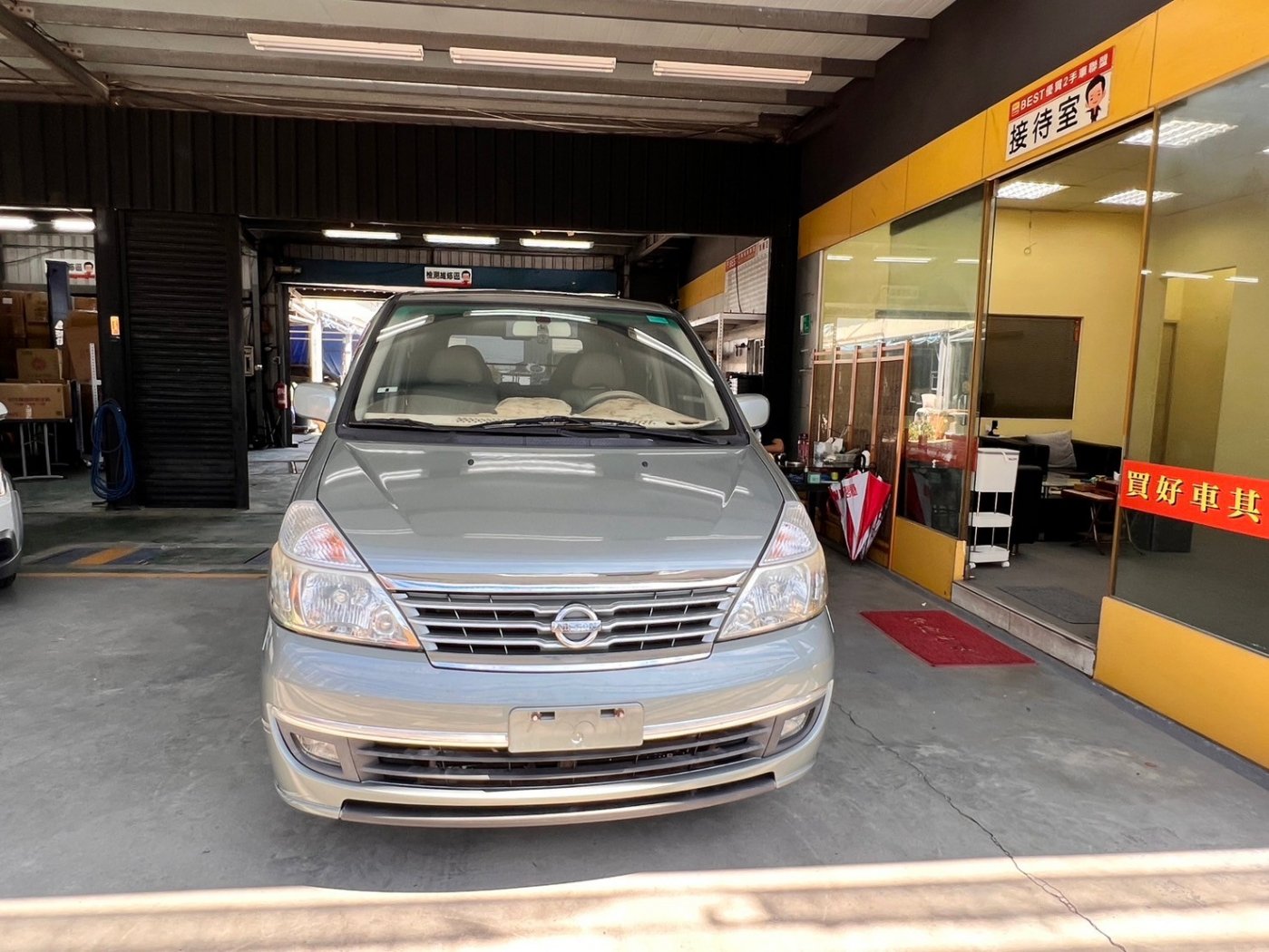 Nissan 日產 ／ QRV ／ 2007年 ／ 2007年 Nissan QRV 灰色 日產中古休旅車 ／ 九肇匯元汽車 (台南)