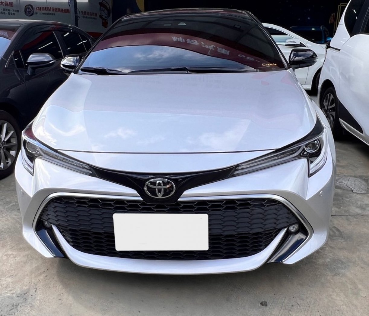 Toyota 豐田 ／ Auris ／ 2020年 ／ 2020年 Toyota Auris 銀黑色 豐田中古車 ／ MG車庫(台南)