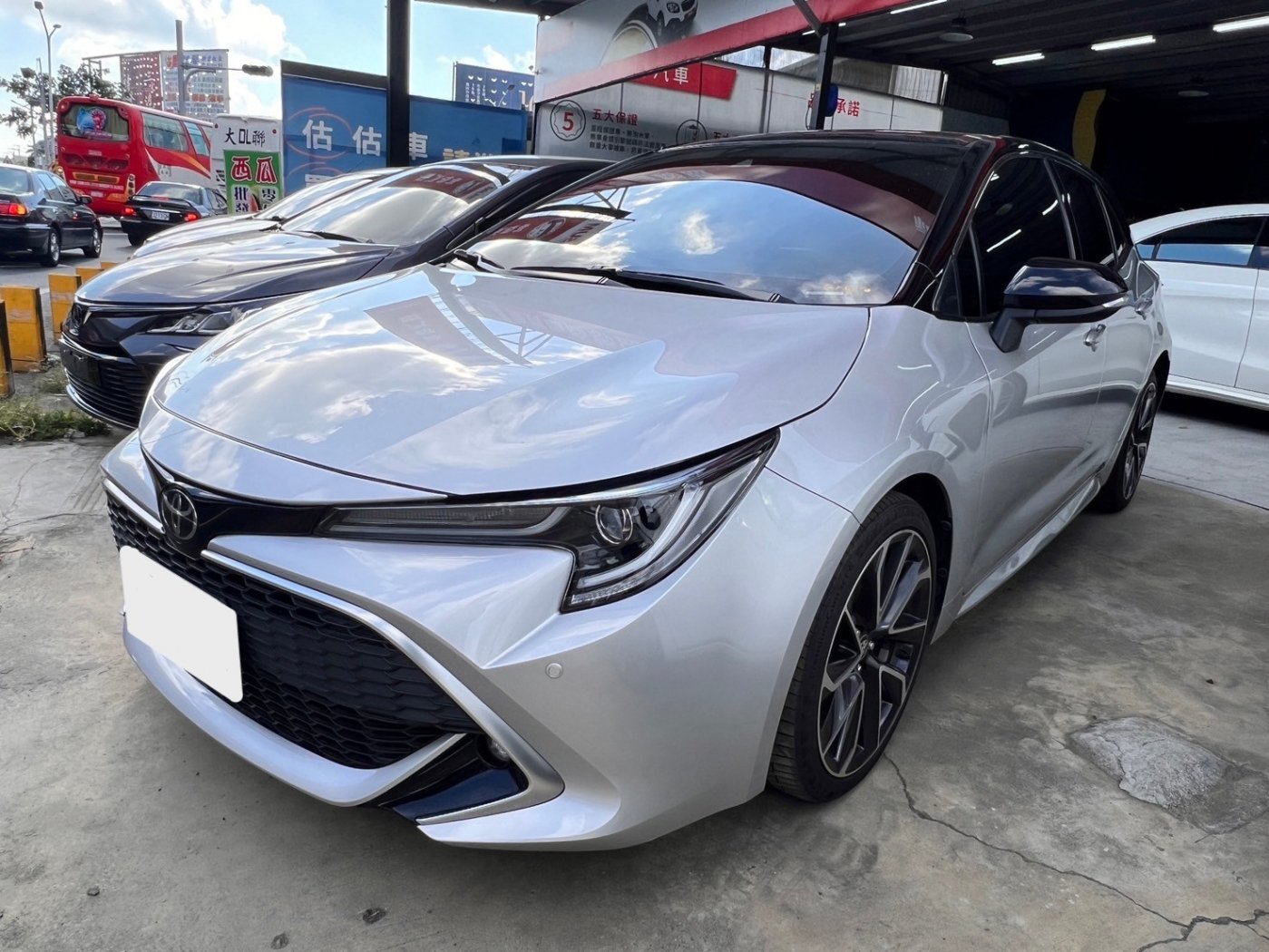 Toyota 豐田 ／ Auris ／ 2020年 ／ 2020年 Toyota Auris 銀黑色 豐田中古車 ／ MG車庫(台南)