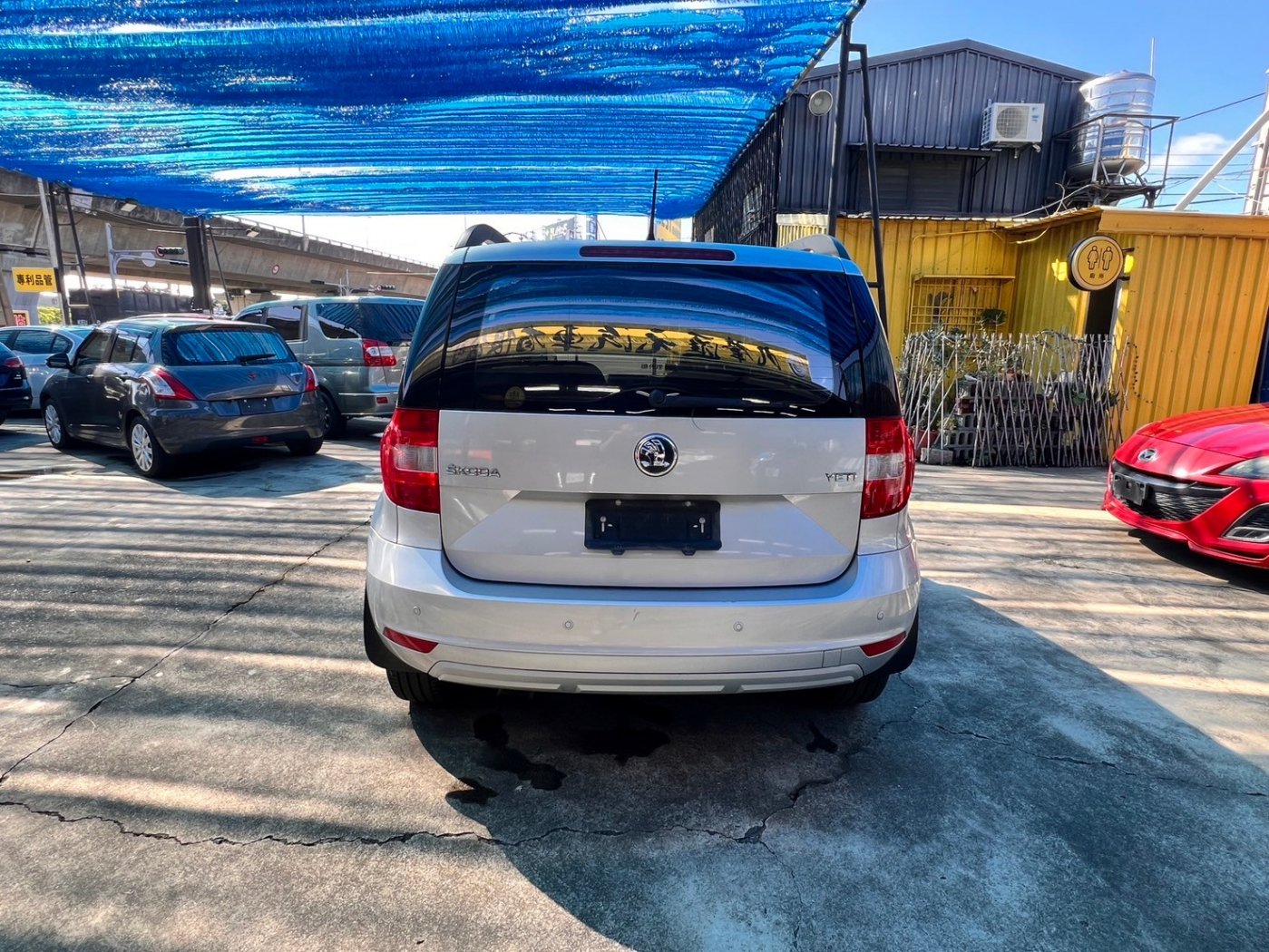 Skoda 司可達 ／ Yeti ／ 2014年 ／ 2014年Skoda Yeti 銀色 司可達中古車 ／ 九肇匯元汽車 (台南)