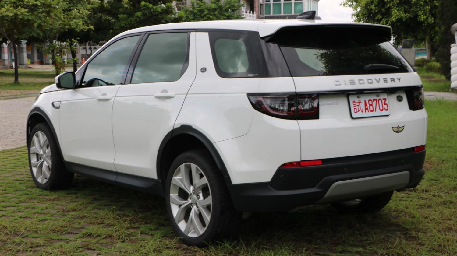 Land Rover 路華  ／ Discovery ／ 2021年 ／ 2021年 Land Rover Discovery Sport 白色 路華中古車 ／ MG車庫(台南)