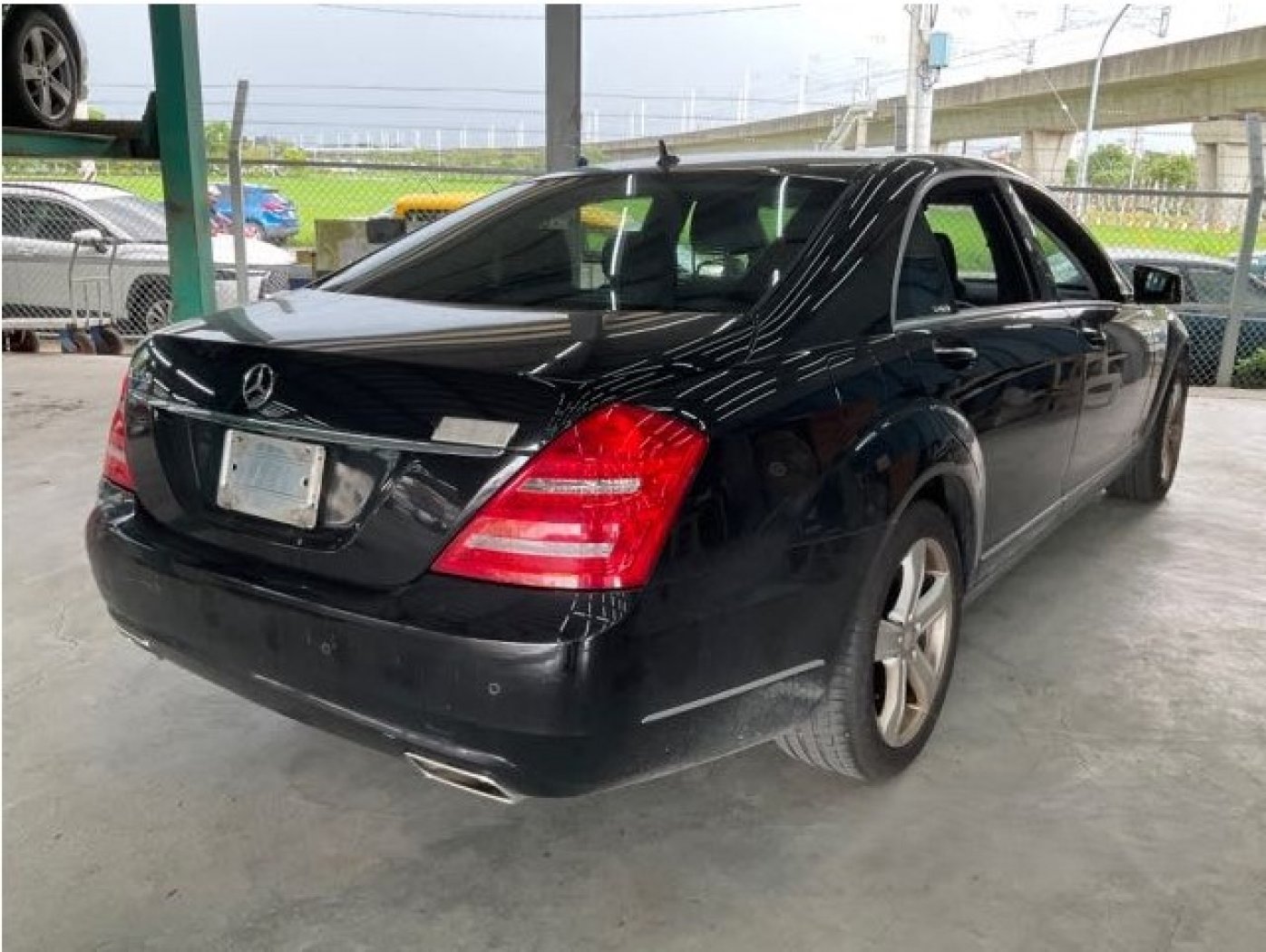 Benz 賓士 ／ S-Class ／ 2010年 ／ 2010年Benz S350 黑色 賓士中古車 ／ 高拍