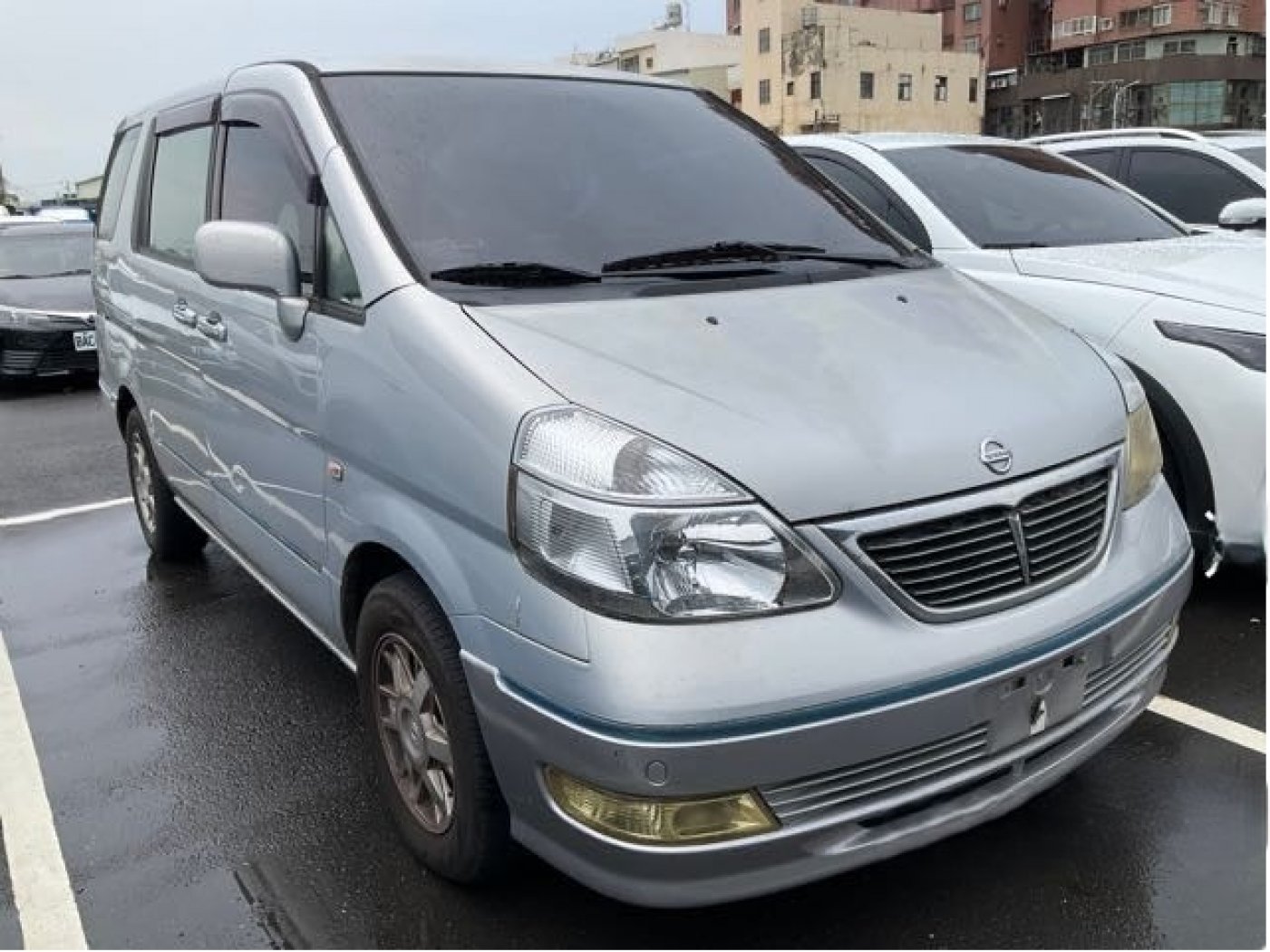 Nissan 日產 ／ QRV ／ 2004年 ／ 2004年 Nissan QRV 銀灰色 日產中古休旅車 ／ 九肇匯元汽車 (台南)