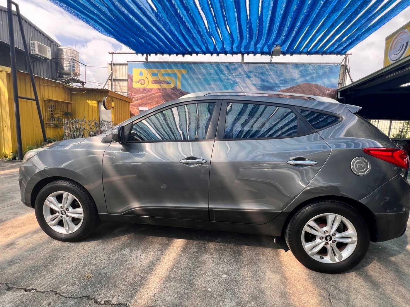 Hyundai 現代 ／ ix35 ／ 2010年 ／ 2010年Hyundai ix35 淺灰色 現代中古車 ／ 高拍