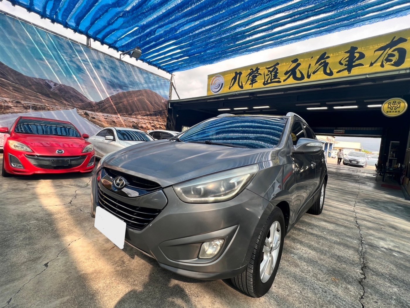 Hyundai 現代 ／ ix35 ／ 2010年 ／ 2010年Hyundai ix35 淺灰色 現代中古車 ／ 九肇匯元汽車 (台南)