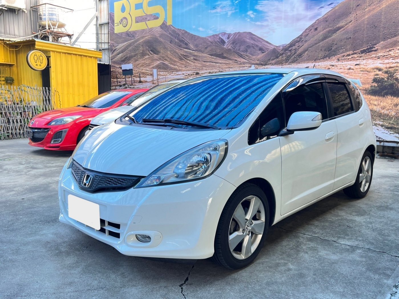 Honda 本田 ／ FIT ／ 2011年 ／ 2011年Honda  FIT  白色 本田中古車 ／ 車輛外調中