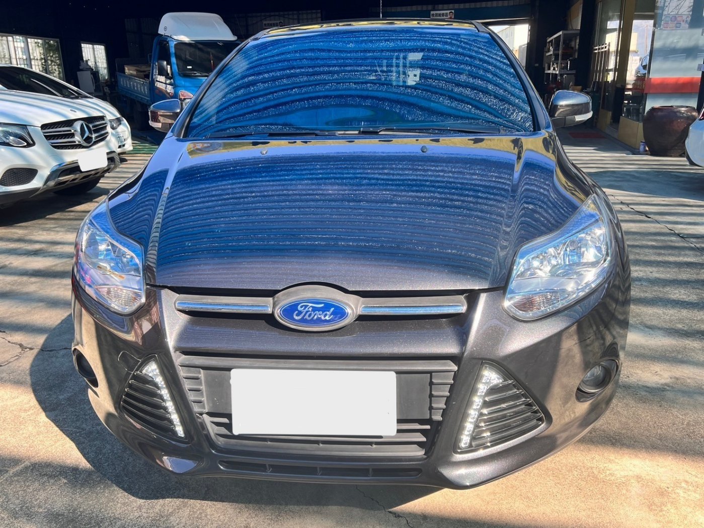 Ford 福特 ／ Focus ／ 2013年 ／ 2013年 Ford Focus 灰色 福特中古車 ／ 九肇匯元汽車 (台南)