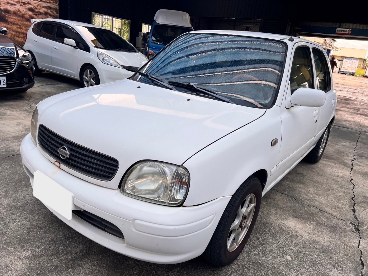 Nissan 日產 ／ March ／ 2001年 ／ 2001年Nissan March 白色 日產中古車 ／ 九肇匯元汽車 (台南)