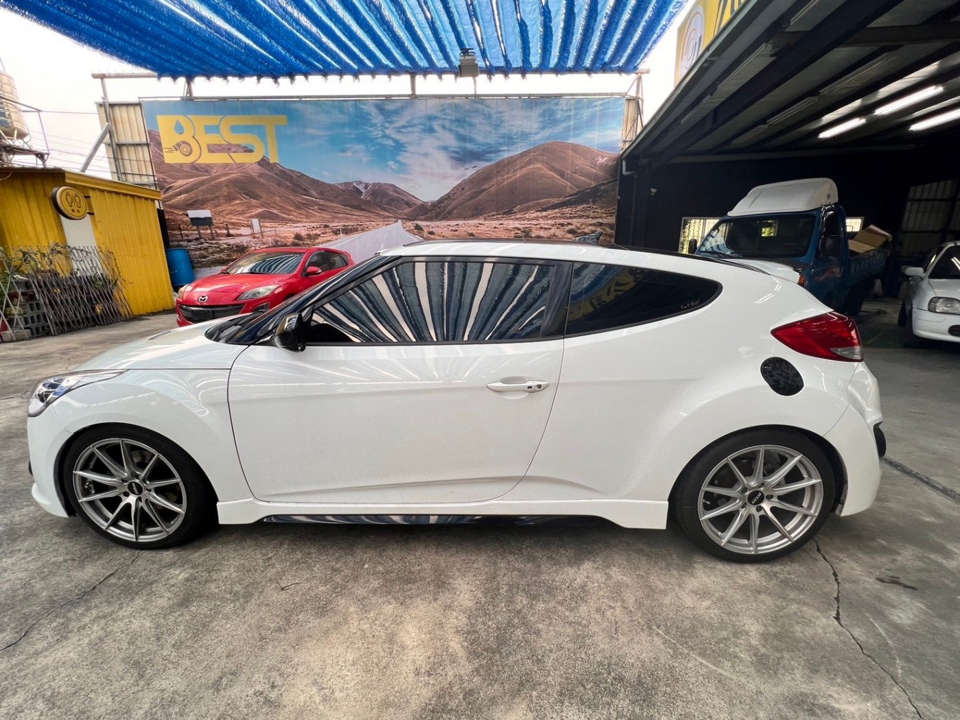 Hyundai 現代 ／ Veloster ／ 2014年 ／ 2014年Hyundai Veloster 白色 現代中古車 ／ MG車庫(台南)