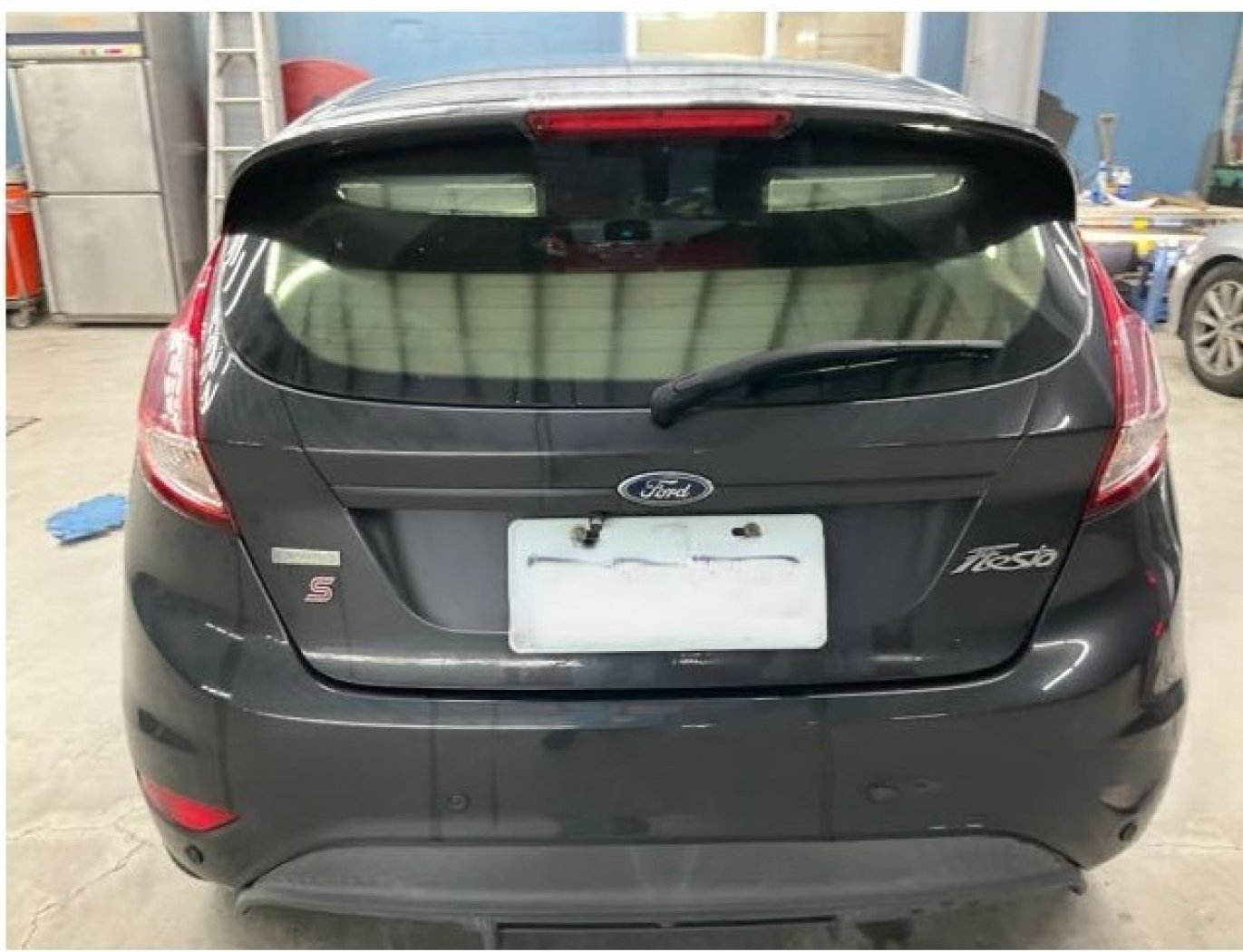 Ford 福特 ／ Fiesta ／ 2017年 ／ 2017年Ford Fiesta 灰色 福特中古車 ／ 九肇匯元汽車 (台南)