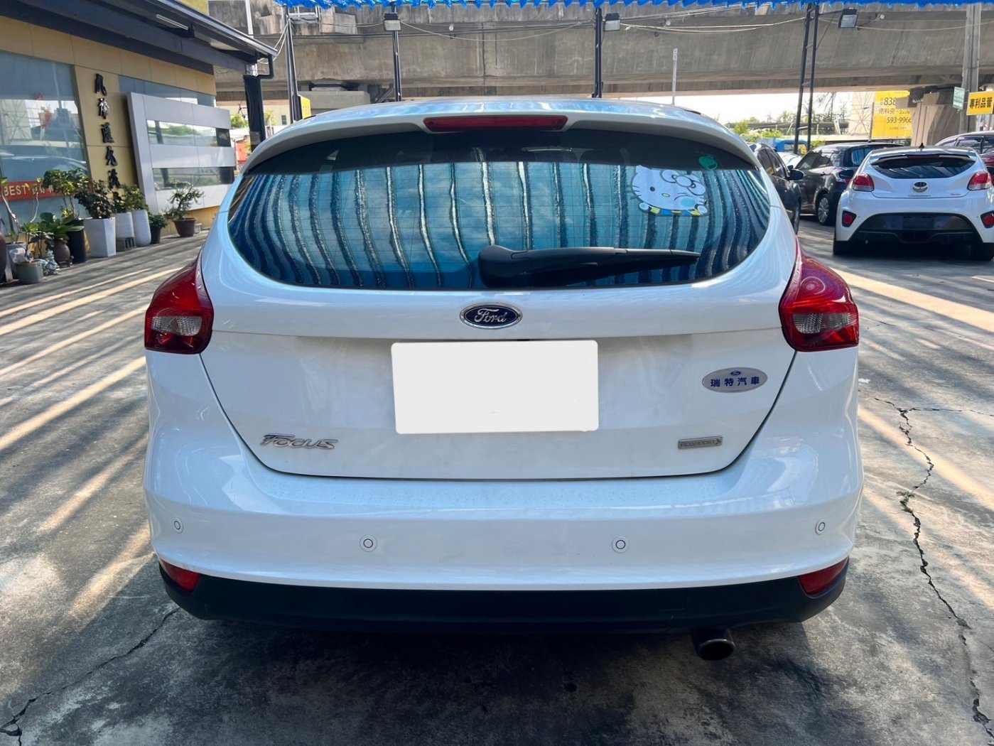 Ford 福特 ／ Focus ／ 2016年 ／ 2016年 Ford Focus 白色 福特中古車 ／ MG車庫(台南)