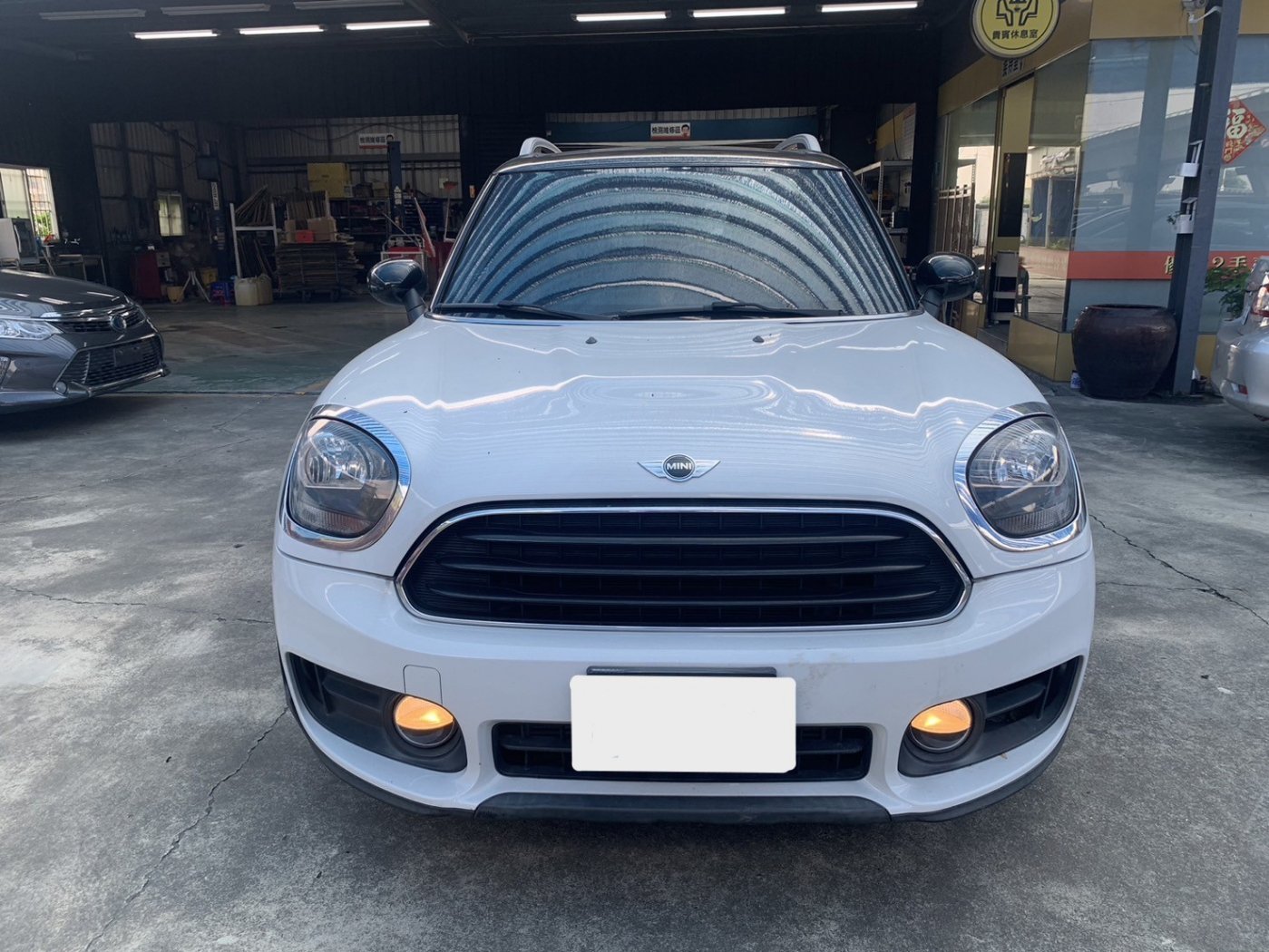 Mini 迷你 ／ Cooper ／ 2017年 ／ 2017年Mini Cooper  白黑色 迷你中古車 ／ 委外廠商