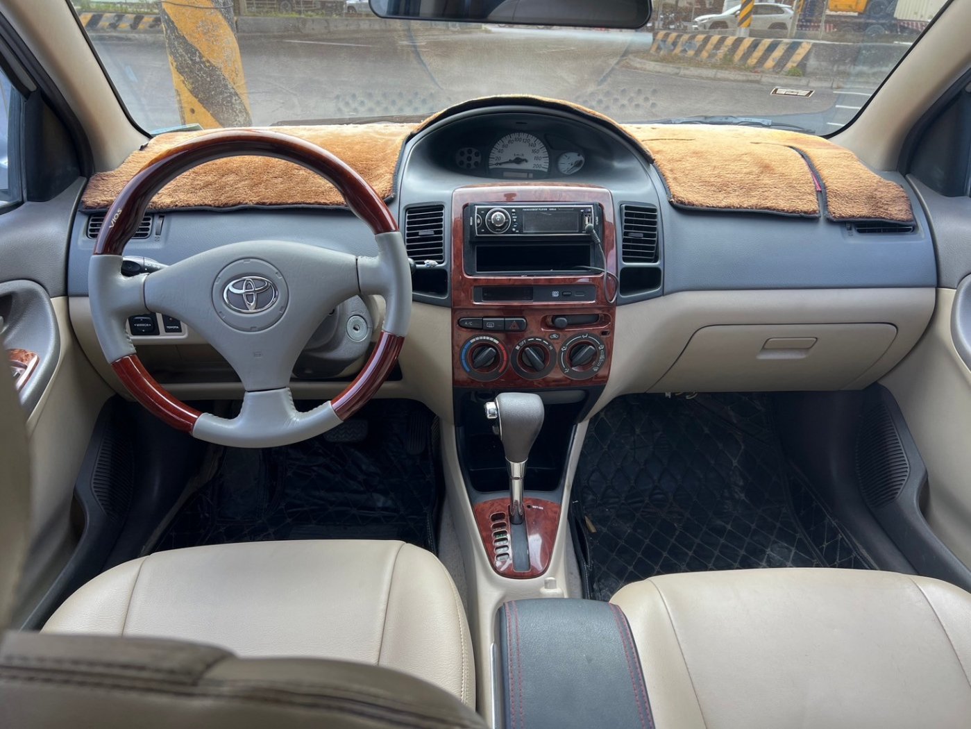 Toyota 豐田 ／ Vios ／ 2004年 ／ 2004年 Toyota Vios 銀色 豐田中古車 ／ 九肇匯元汽車 (台南)