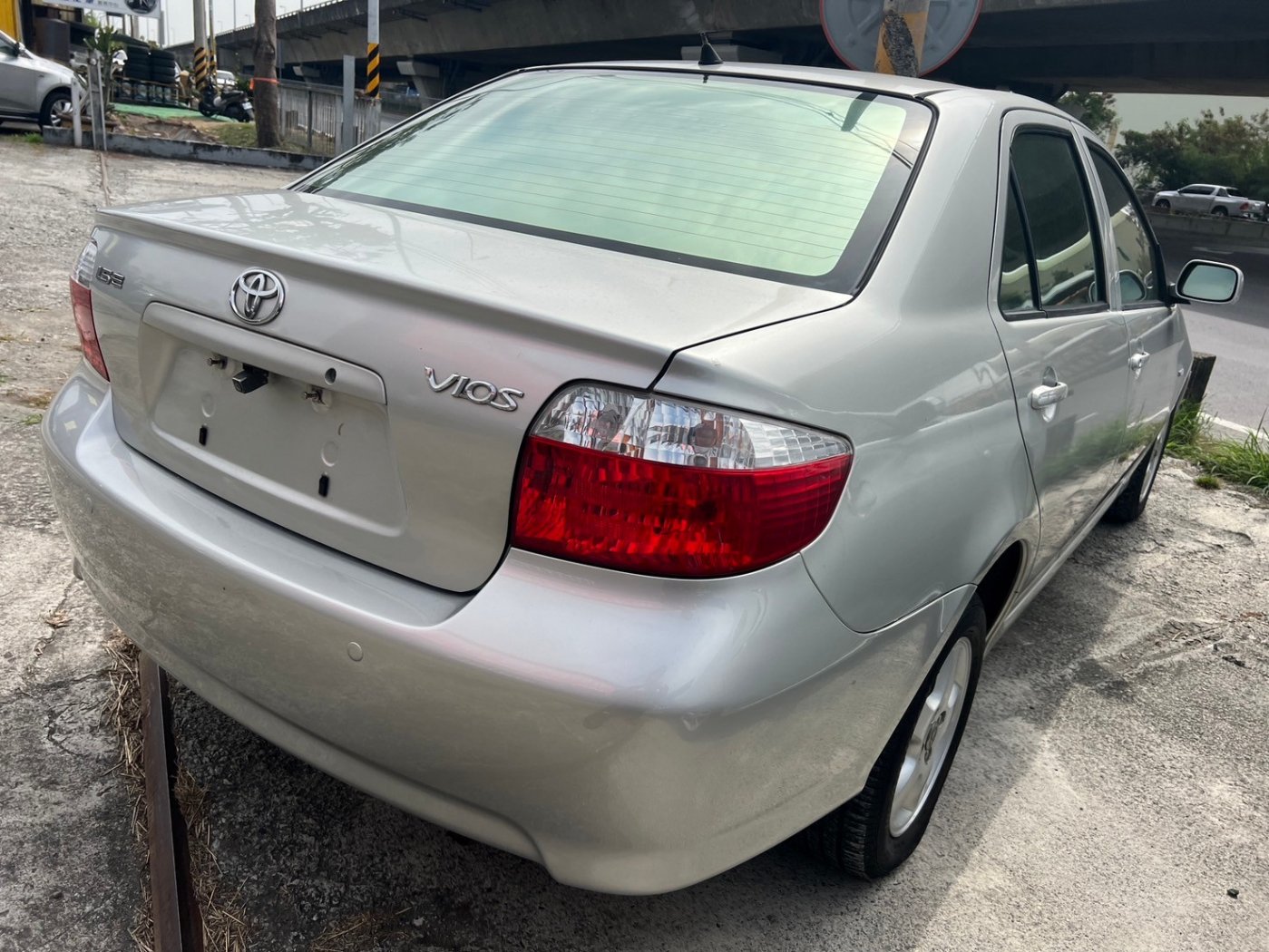 Toyota 豐田 ／ Vios ／ 2004年 ／ 2004年 Toyota Vios 銀色 豐田中古車 ／ 九肇匯元汽車 (台南)