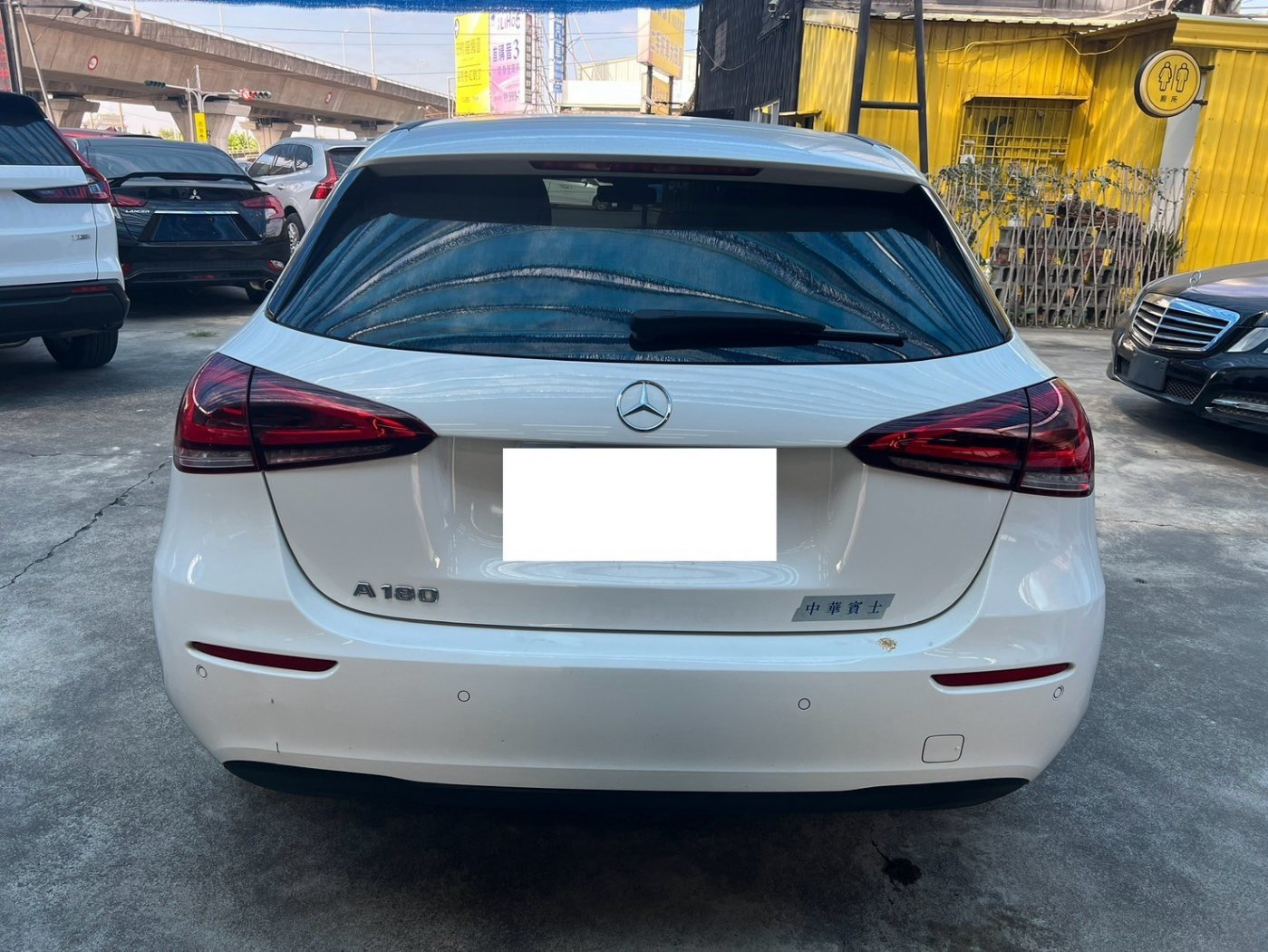 Benz 賓士 ／ A-Class ／ 2019年 ／ 2019年 Benz A180 白色 賓士中古車 ／ 九肇匯元汽車 (台南)