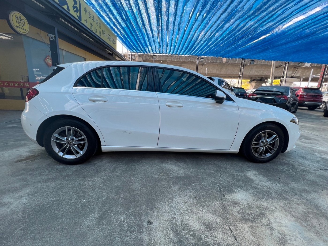 Benz 賓士 ／ A-Class ／ 2019年 ／ 2019年 Benz A180 白色 賓士中古車 ／ 九肇匯元汽車 (台南)