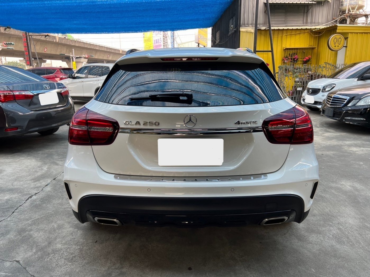 Benz 賓士 ／ GLA-Class ／ 2018年 ／ 2018年 Benz GLA250 白色 賓士中古車 ／ 成交區