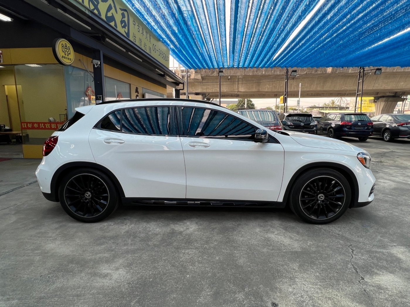 Benz 賓士 ／ GLA-Class ／ 2018年 ／ 2018年 Benz GLA250 白色 賓士中古車 ／ 成交區