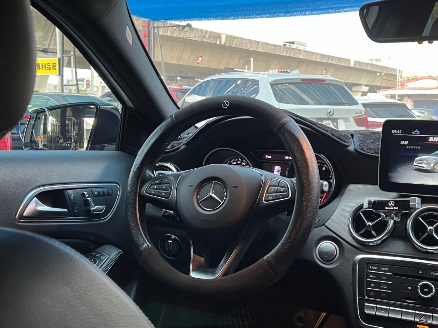 Benz 賓士 ／ GLA-Class ／ 2018年 ／ 2018年 Benz GLA250 白色 賓士中古車 ／ 成交區