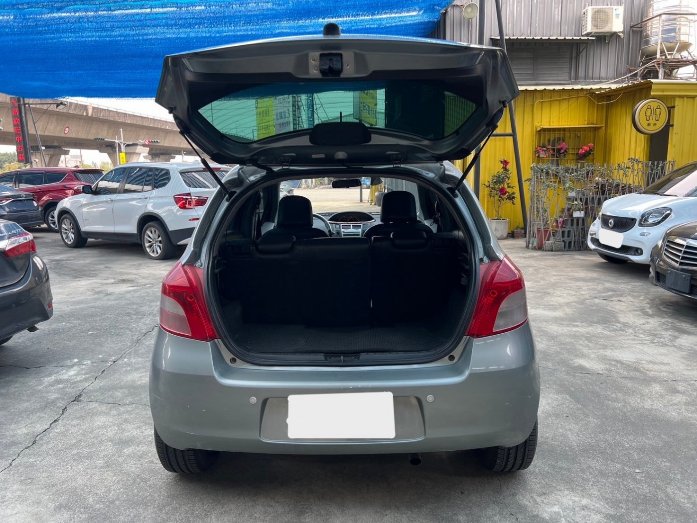 Toyota 豐田 ／ Yaris ／ 2008年 ／ 2008年Toyota Yaris 灰色 豐田中古車 ／ 九肇匯元汽車 (台南)