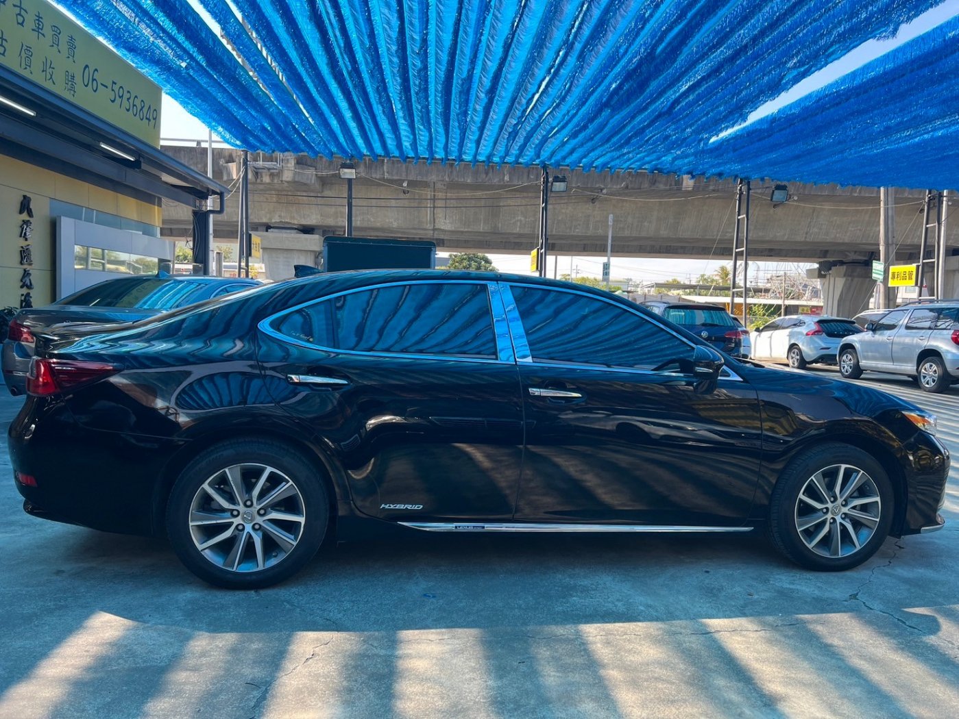 Lexus 凌志 ／ ES 系列 ／ 2017年 ／ 2017年 Lexus ES300h 黑色 油電混合 凌志中古車 ／ MG車庫(台南)