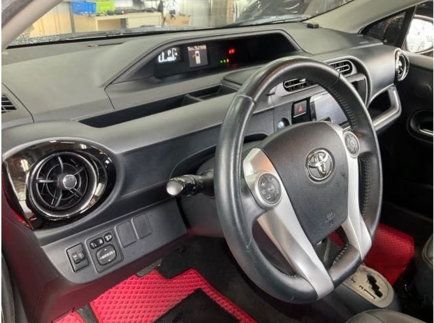 Toyota 豐田 ／ Prius ／ 2016年 ／ 2016年Toyota Prius c紅色 豐田中古車 ／ 高拍