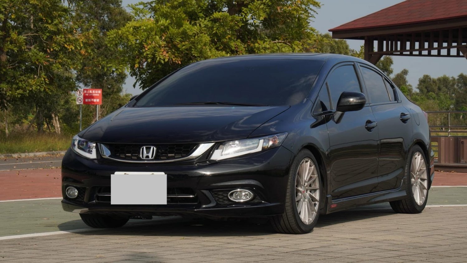 Honda 本田 ／ Civic 喜美 ／ 2015年 ／ 2015年 Honda Civic 黑色 本田中古車 ／ MG車庫(台南)